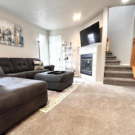 The Getaway Se Boise Condo Across The Street From Greenbelt, Bown Crossing And Boise River 3Bd 3Bath, 4 Beds! Lovely, Homey, Dining Table Seats 6 Exterior foto