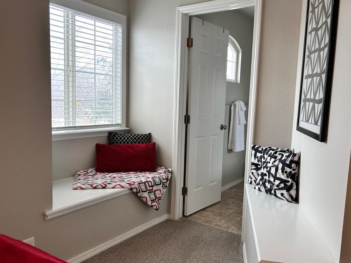 The Getaway Se Boise Condo Across The Street From Greenbelt, Bown Crossing And Boise River 3Bd 3Bath, 4 Beds! Lovely, Homey, Dining Table Seats 6 Exterior foto